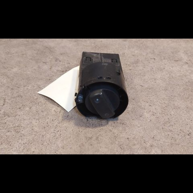 Interrupteur commande de phares occasion AUDI A6 II Phase 2 07-2001->05-2004 2.5 TDi 180ch 1