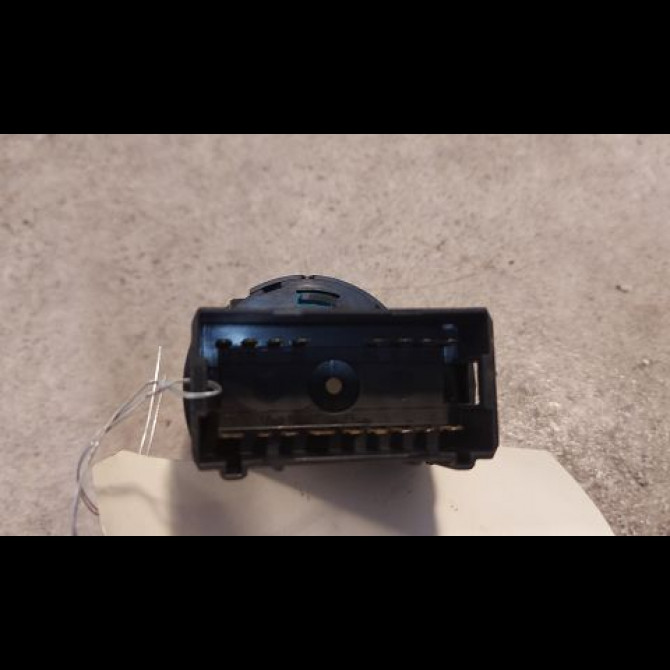 Interrupteur commande de phares occasion AUDI A6 II Phase 2 07-2001->05-2004 2.5 TDi 180ch 2