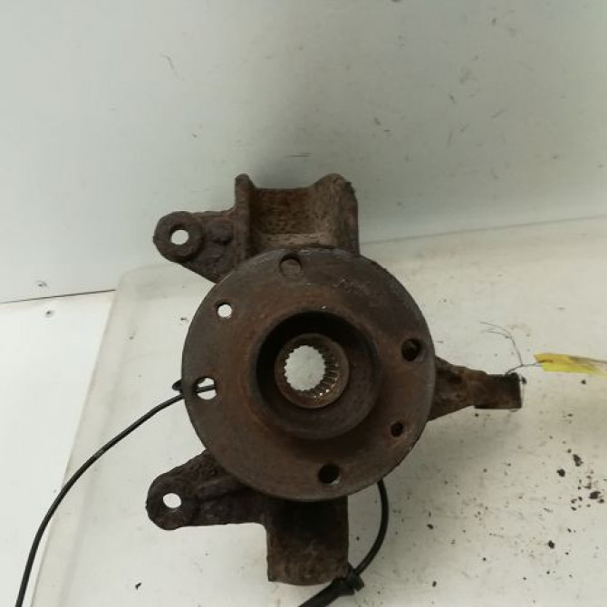 Moyeu avg occasion RENAULT MEGANE II Phase 1 09-2003->12-2005 1.5 DCI 80ch 402102977R 2