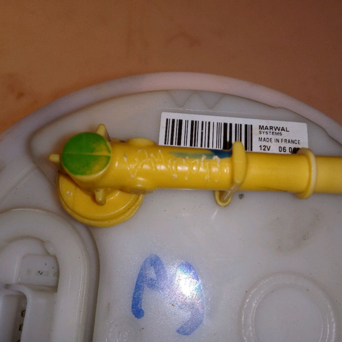 Jauge a carburant occasion PEUGEOT 407 COUPE Phase 1 10-2005->12-2011 2.7 HDI 204ch 1525SH 4