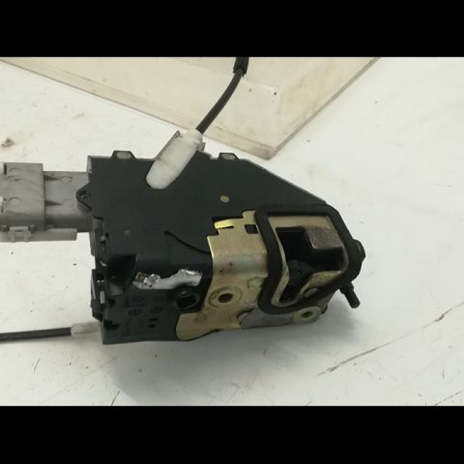 Serrure porte avd occasion PEUGEOT 407 Phase 1 04-2004->07-2008 9136FA 2