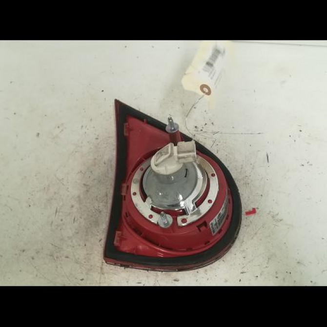 Feu arrière intérieur droit occasion VOLKSWAGEN GOLF V Phase 1 11-2003->10-2008 1.9 TDI 90ch 1K6945094K 2