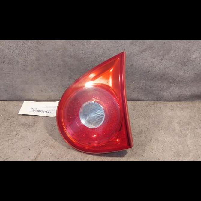 Feu arrière intérieur droit occasion VOLKSWAGEN GOLF V Phase 1 11-2003->10-2008 1.9 TDI 105ch 1K6945094K 1