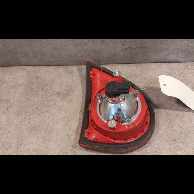 Feu arrière intérieur droit occasion VOLKSWAGEN GOLF V Phase 1 11-2003->10-2008 1.9 TDI 105ch 1K6945094K 2