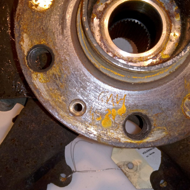 Moyeu avd occasion VOLKSWAGEN GOLF V 5K0498621A 3