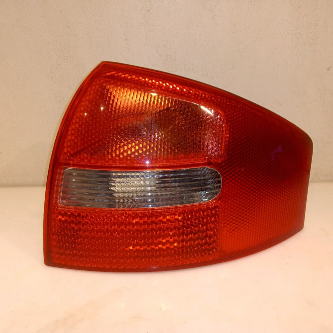 Feu arrière droit occasion AUDI A6 II Phase 2 07-2001->05-2004 4B5945096B 1
