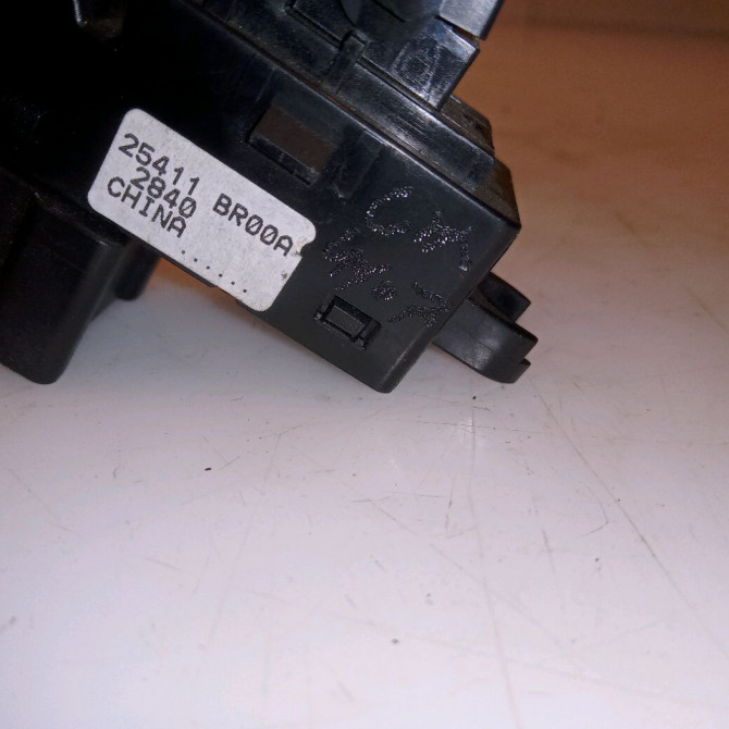 Commande leve-glace porte arrière gauche occasion NISSAN QASHQAI I Phase 2 03-2010->04-2014 1.5 DCI 110ch 25411BR00A 3