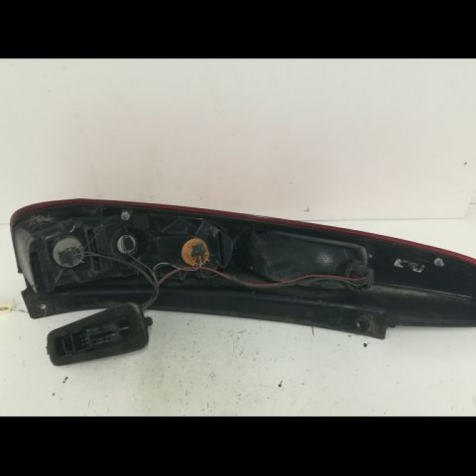 Feu arrière droit occasion FORD FIESTA V Phase 2 10-2005->10-2008 1.4 TDCI 1437625 2