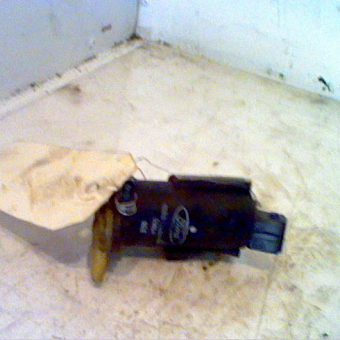 Pompe lave-glace avant occasion FORD FOCUS I Phase 1 10-1998->09-2004 7003178 1