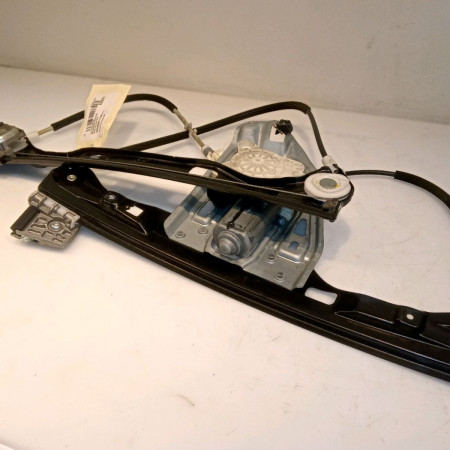 Mecanisme + moteur lève-glace avant droit occasion MERCEDES CLASSE C II Phase 2 03-2004->06-2007 C 200 CDi 2037204046