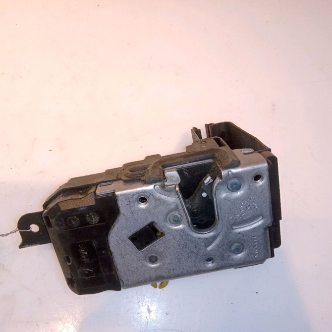 Serrure porte avg occasion OPEL ZAFIRA II Phase 2 01-2008->12-2014 1.9 CDTI 100ch 13220371 2