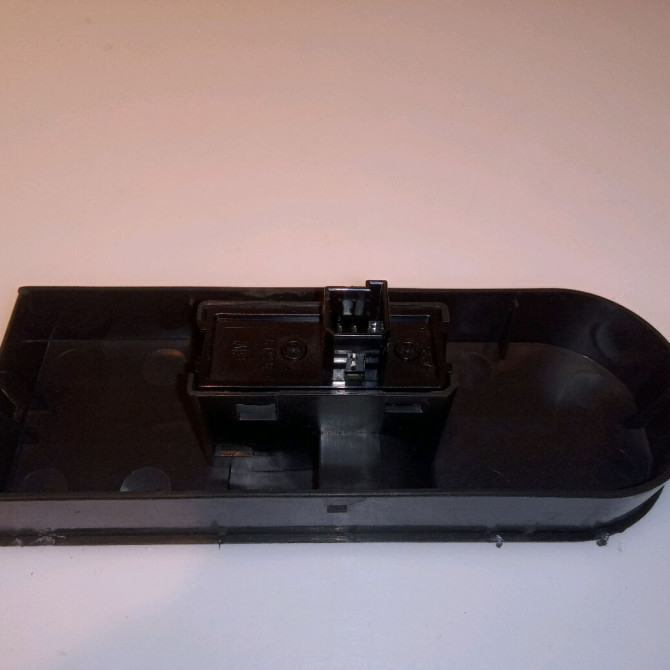 Commande lève-glace porte avant droite occasion OPEL ASTRA III ASTRA III Phase 1 2004-04-01->2006-12-31 1.9 CDTI 120ch 13228881 2