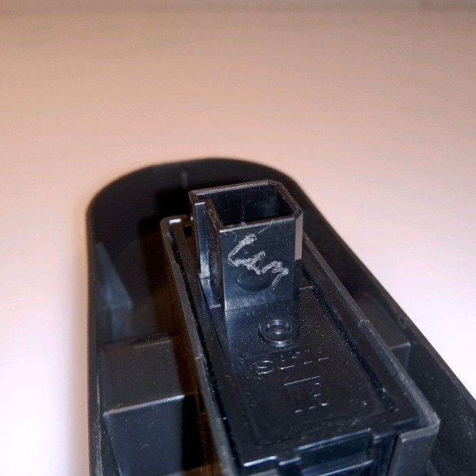 Commande lève-glace porte avant droite occasion OPEL ASTRA III ASTRA III Phase 1 2004-04-01->2006-12-31 1.9 CDTI 120ch 13228881 4