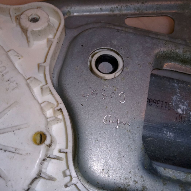 Mecanisme+moteur leve-glace avg occasion MERCEDES CLASSE C COUPE SPORT II Phase 1 03-2001->03-2004 2037203946 3