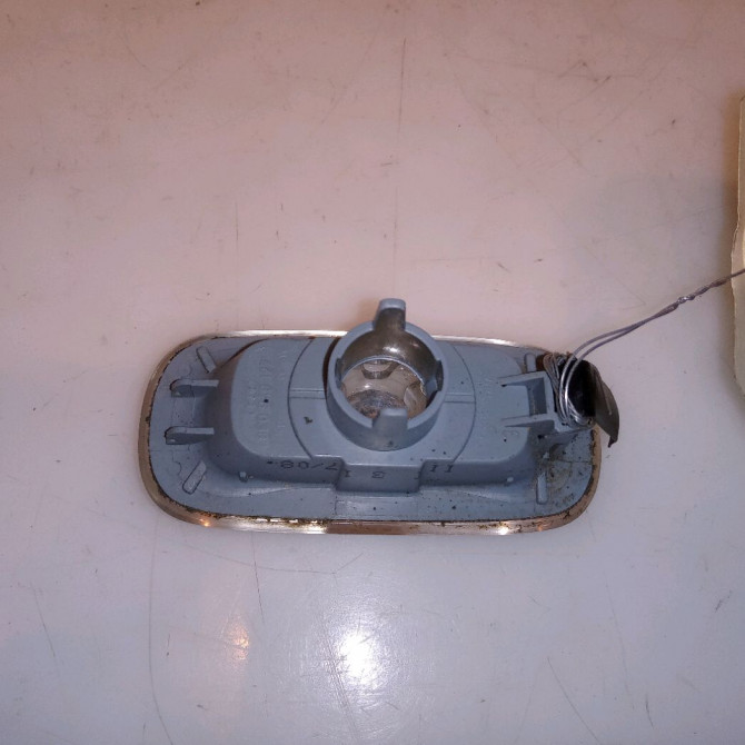 Répétiteur aile gauche occasion AUDI A6 II Phase 2 07-2001->05-2004 8E0949127 2