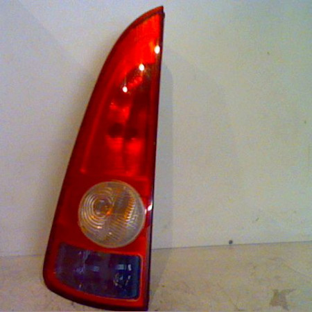 Feu arrière gauche occasion RENAULT ESPACE IV Phase 1 09-2002->03-2006 1.9 DCI 8200027153