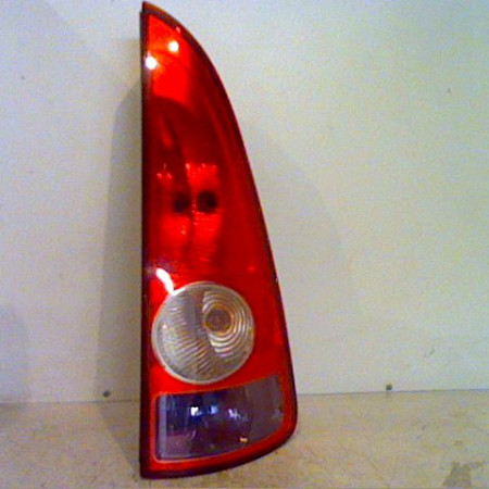 Feu arrière droit occasion RENAULT ESPACE IV Phase 1 09-2002->03-2006 1.9 DCI 8200027152