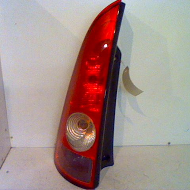 Feu arrière gauche occasion RENAULT ESPACE IV Phase 1 09-2002->03-2006 2.2 DCI 8200027153 1