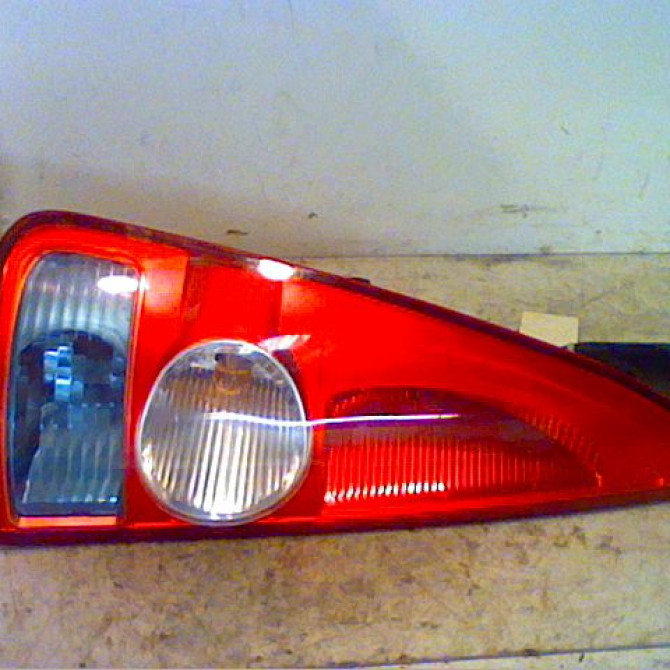 Feu arrière gauche occasion RENAULT ESPACE IV Phase 1 09-2002->03-2006 3.0 DCI 8200027153 1