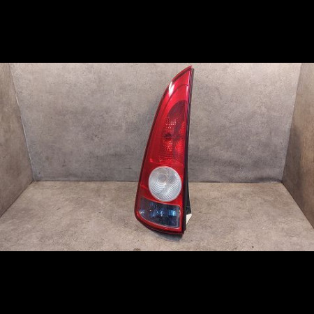 Feu arrière gauche occasion RENAULT ESPACE IV Phase 1 09-2002->03-2006 2.2 DCI 150ch 8200027153