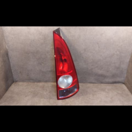 Feu arrière droit occasion RENAULT ESPACE IV Phase 1 09-2002->03-2006 2.2 DCI 150ch 8200027152