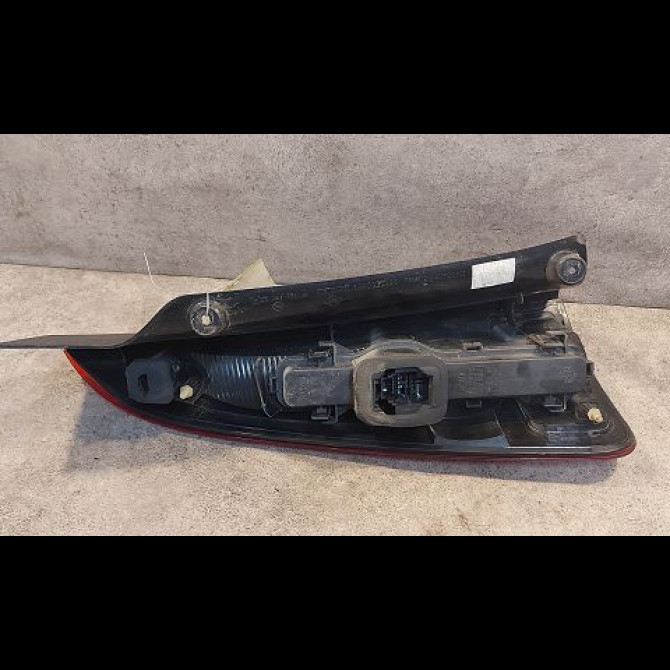 Feu arrière droit occasion RENAULT ESPACE IV Phase 1 09-2002->03-2006 2.2 DCI 150ch 8200027152 2