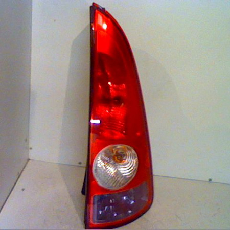 Feu arrière droit occasion RENAULT ESPACE IV Phase 1 09-2002->03-2006 2.2 DCI 8200027152
