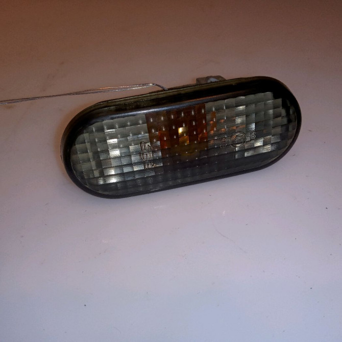 Répétiteur aile gauche occasion VOLKSWAGEN GOLF III Phase 1 01-1992->12-1997 1.9 TDI 90ch 3A0949101A 1