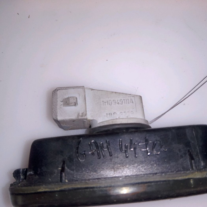 Répétiteur aile gauche occasion VOLKSWAGEN GOLF III Phase 1 01-1992->12-1997 1.9 TDI 90ch 3A0949101A 4