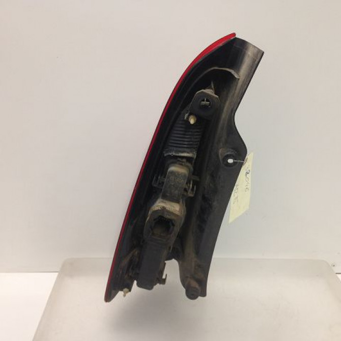 Feu arrière droit occasion RENAULT ESPACE IV Phase 1 09-2002->03-2006 2.2 DCI 8200027152 2