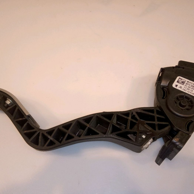 Potentiometre accelerateur occasion PEUGEOT 207 CC Phase 1 03-2007->... 1.6 HDI 112ch 2