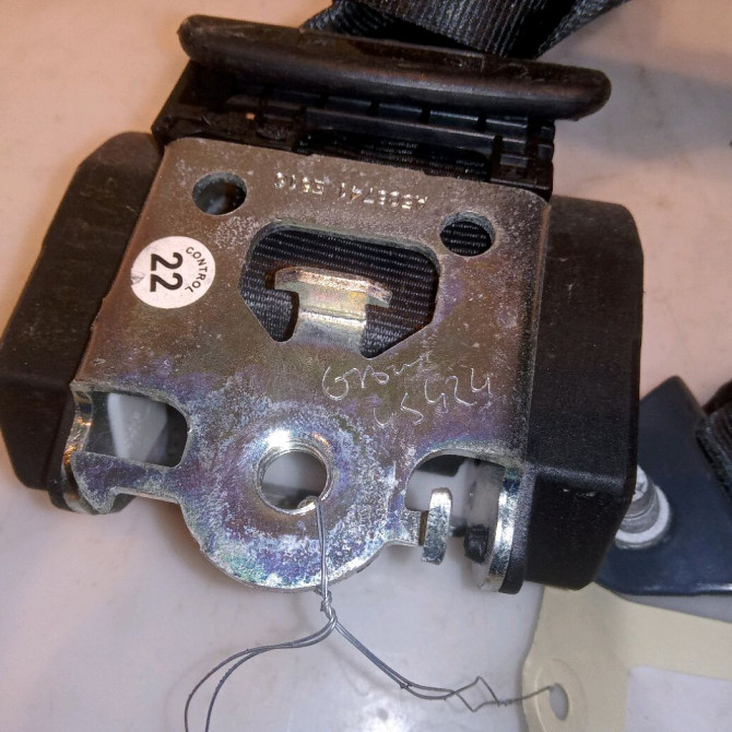 Ceinture arrière droite occasion PEUGEOT 207 CC Phase 1 03-2007->... 1.6 VTi 120ch 8975XN 2