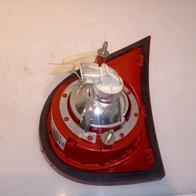 Feu arrière interieur gauche occasion VOLKSWAGEN GOLF V Phase 1 11-2003->10-2008 1.9 TDI 90ch 1K6945093K 2