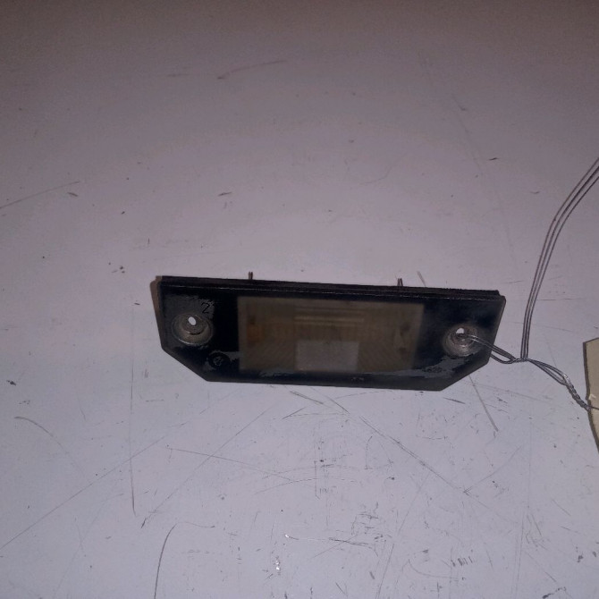 Eclaireur plaque de police g occasion FORD FOCUS CMAX I Phase 1 09-2003->03-2007 1.6 TDCI 110ch 4502331 1
