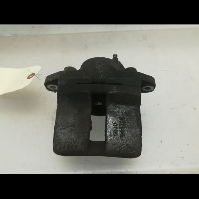 Etrier de frein avant gauche occasion RENAULT TWINGO II Phase 1 06-2007->11-2011 1.2i 16v 75ch 7701207958 1