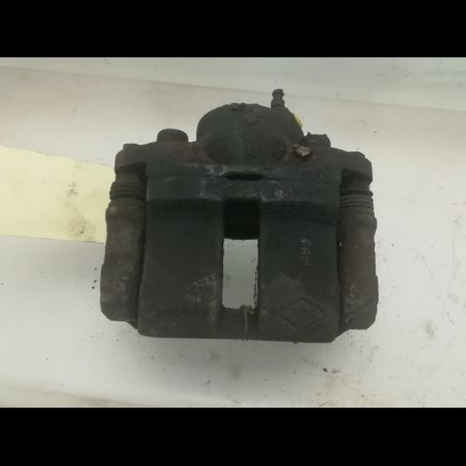 Etrier de frein avant gauche occasion RENAULT TWINGO I Phase 3 08-2000->06-2007 1.2i 7701207958 1