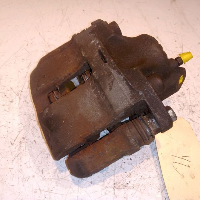 Etrier de frein avant gauche occasion RENAULT TWINGO I Phase 3 08-2000->06-2007 1.2i 8v 60ch 7701207958 2