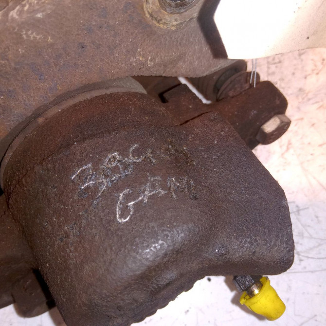 Etrier de frein avant gauche occasion RENAULT TWINGO I Phase 3 08-2000->06-2007 1.2i 8v 60ch 7701207958 3