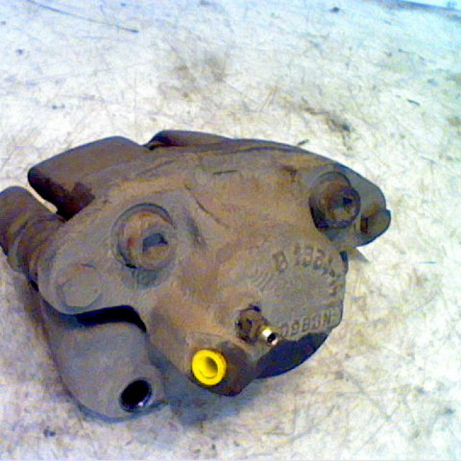 Etrier de frein avant gauche occasion RENAULT TRAFIC II 7701207958 2