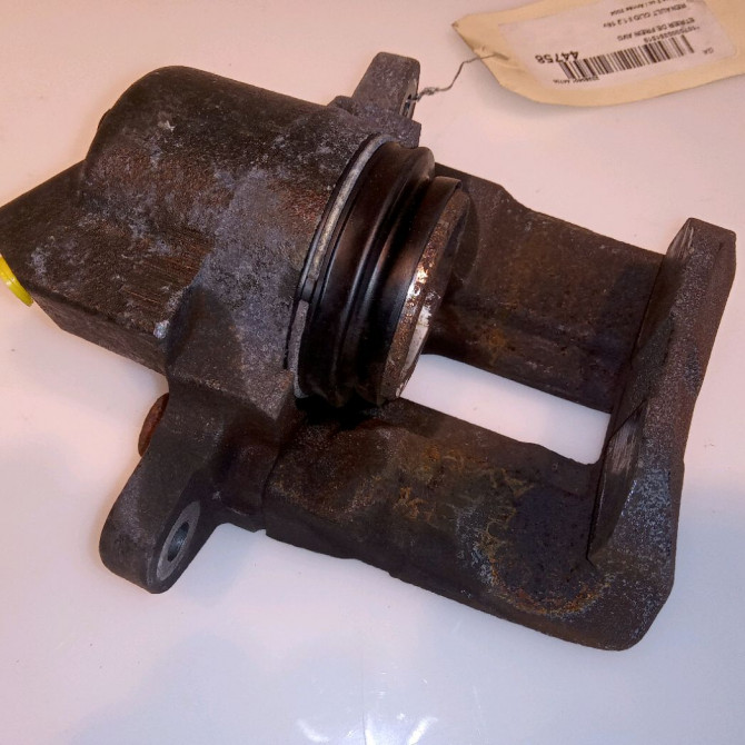 Etrier de frein avant gauche occasion RENAULT CLIO II Phase 2 06-2001->07-2006 1.2 16v 7701207958 1