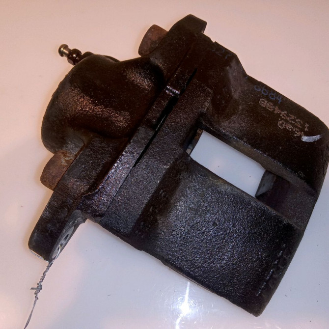 Etrier de frein avant gauche occasion RENAULT CLIO II Phase 2 06-2001->07-2006 1.2 16v 7701207958 2