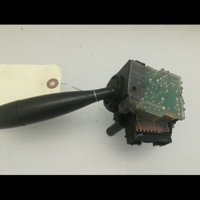 Commande essuie glace occasion TOYOTA YARIS I Phase 1 04-1999->03-2003 1.0 846520D010 3