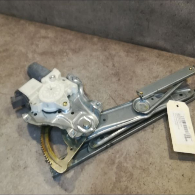 Mecanisme + moteur lève-glace avant droit occasion TOYOTA AVENSIS I Phase 2 09-2000->05-2003 2.0 D-4D 6981005050 1