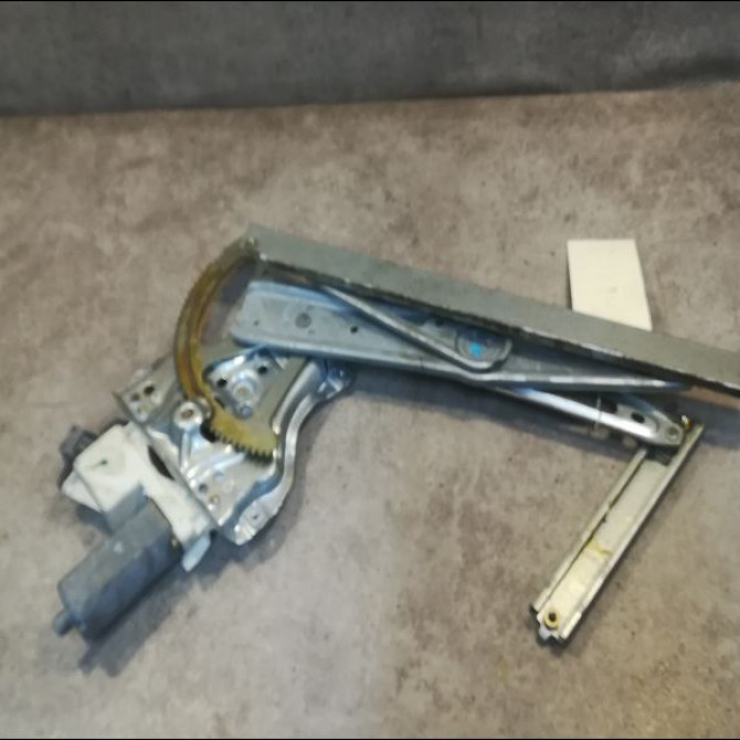 Mecanisme + moteur lève-glace avant droit occasion TOYOTA AVENSIS I Phase 2 09-2000->05-2003 2.0 D-4D 6981005050 2