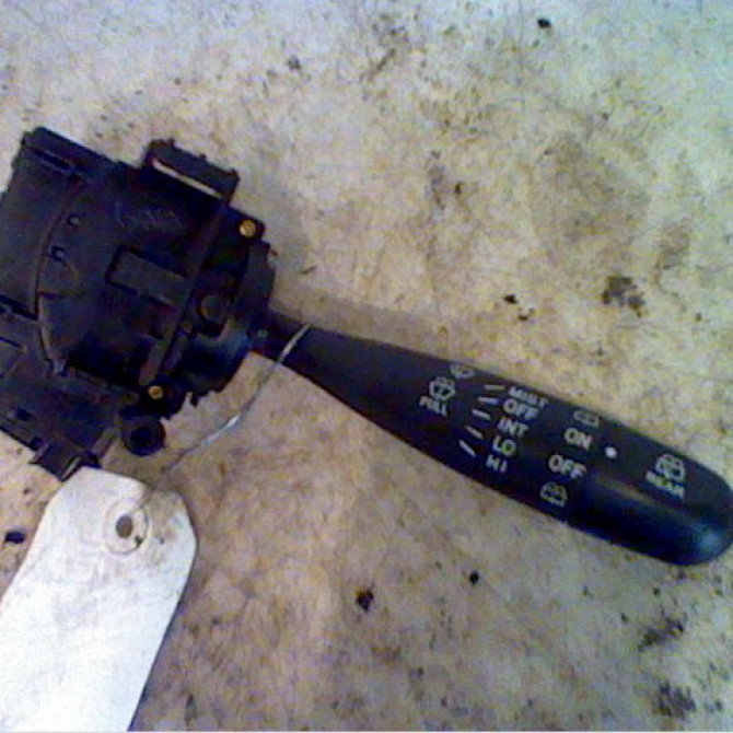 Commande essuie glace occasion TOYOTA YARIS II Phase 1 12-2005->11-2009 1.0 VVTI 846520D010 1