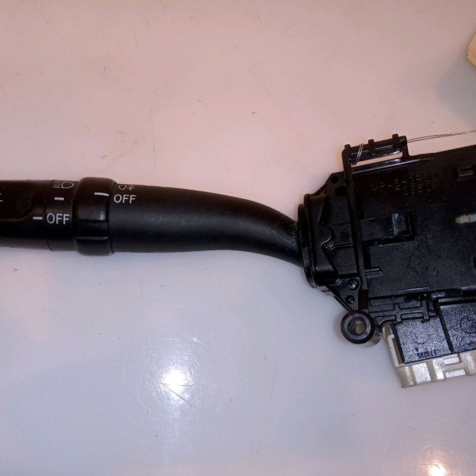 Commande clignotant occasion TOYOTA COROLLA VERSO II Phase 1 05-2004->06-2007 136 D-4D 8414005110 1