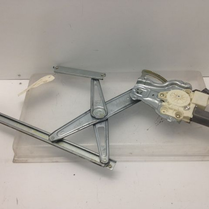 Mecanisme + moteur lève-glace avant droit occasion TOYOTA AVENSIS II phase 1 05-2003->08-2006 6981005050 1