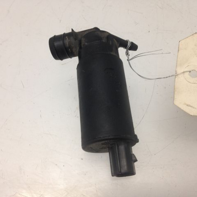 Pompe lave-glace avant occasion TOYOTA AVENSIS II phase 1 05-2003->08-2006 8533005031 1