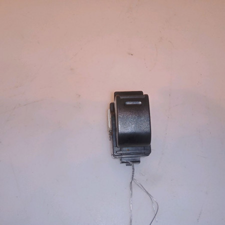 Commande lève-glace porte avant droite occasion TOYOTA YARIS I Phase 1 04-1999->03-2003