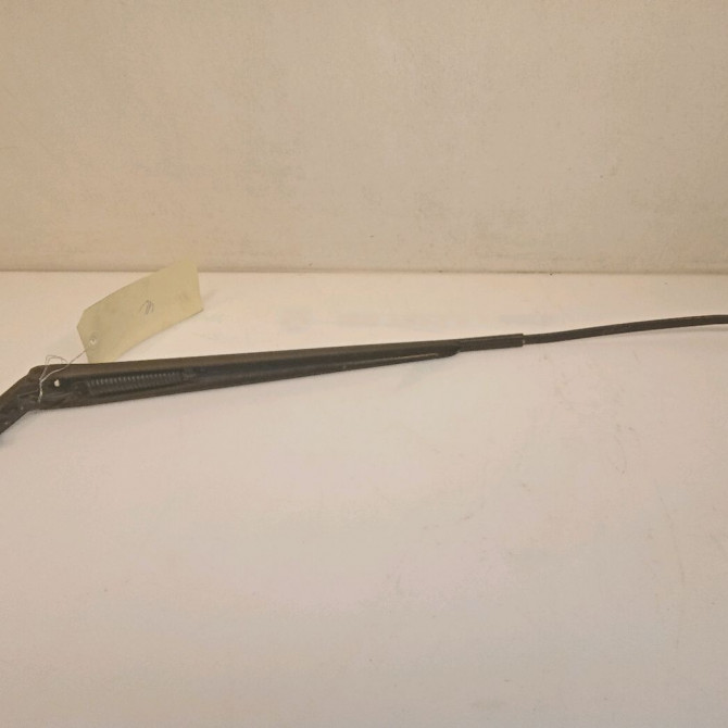Bras essuie-glace avant droit occasion TOYOTA YARIS I Phase 1 04-1999->03-2003 852210D020 2